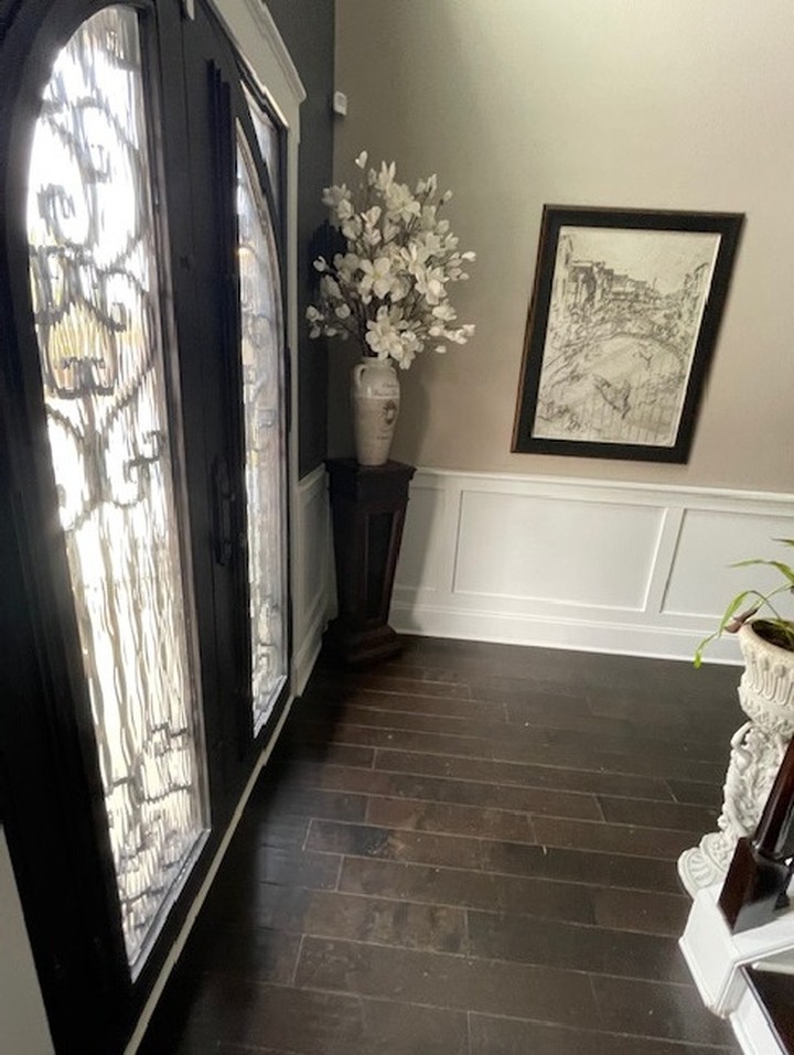 Finished entry foyer after whole-home water damage restoration in a Georgia home