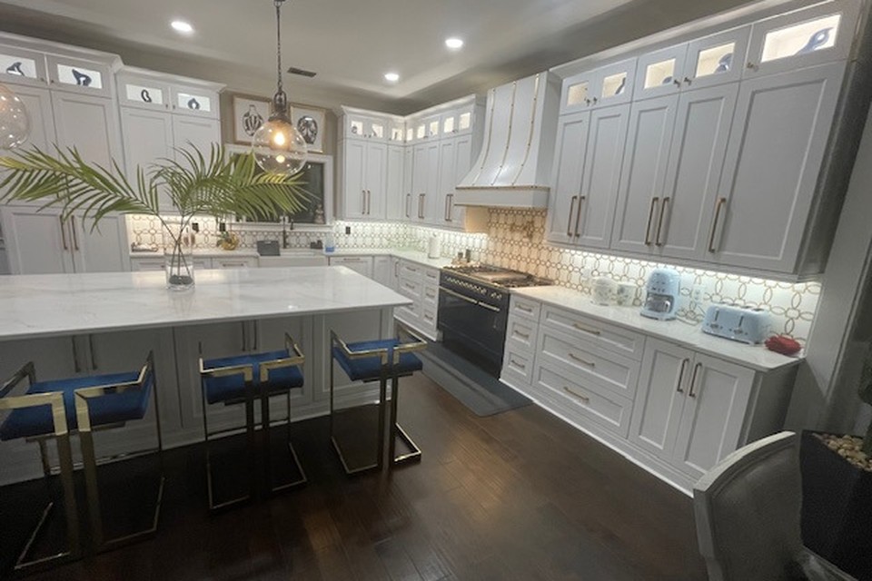 Finished kitchen range wall after water damage restoration in Gwinnett County GA